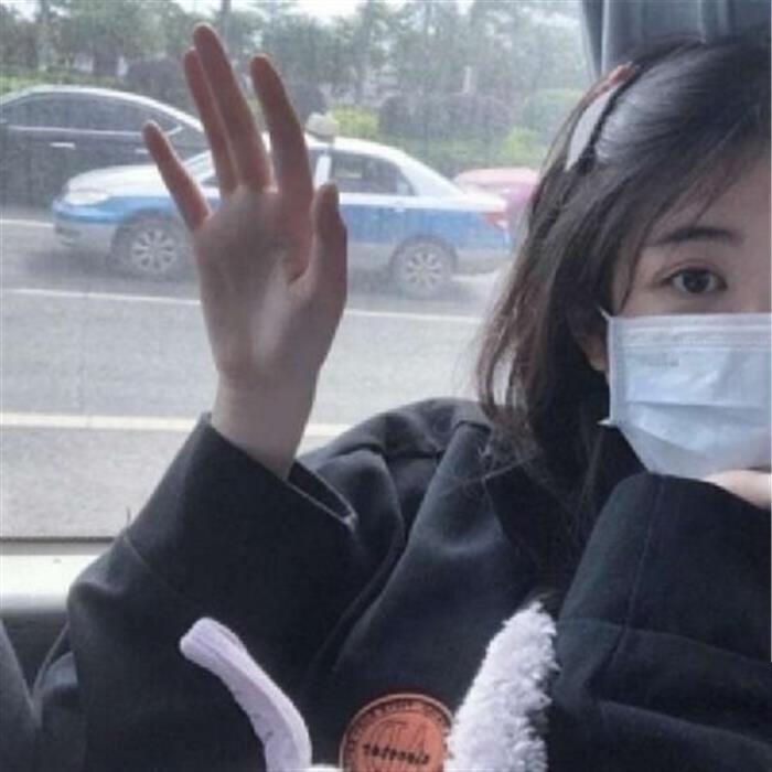 湖南耒阳：万亩油菜花田里“赶大集”