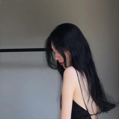 看看你没屁用的公仔们